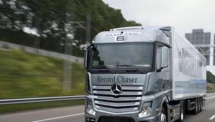 新能源汽車與產(chǎn)業(yè)動態(tài)周覽 比亞迪D1續(xù)航突破，特斯拉面臨挑戰(zhàn)，行業(yè)整合與國產(chǎn)化加速